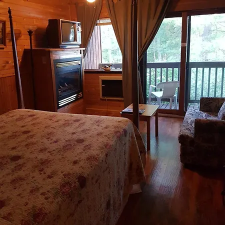 Westwind Inn On The Lake Buckhorn Room photo